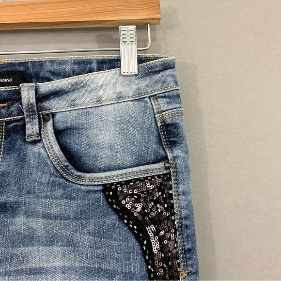 Suko Blue Sequin Light Wash Denim Capris - Picture 4 of 16